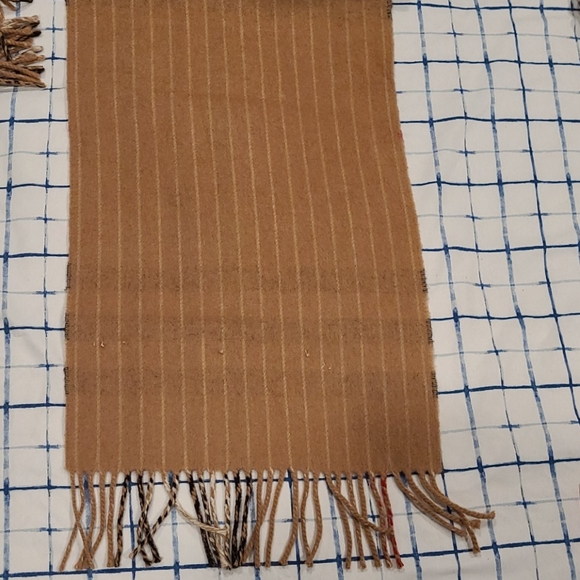 Burberry scarf - Picture 4 of 6
